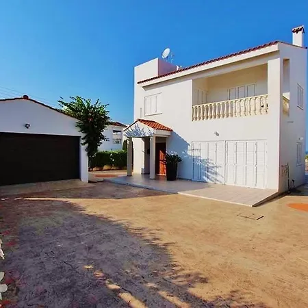 Daphne 4 Bedroom With Large Private Pool