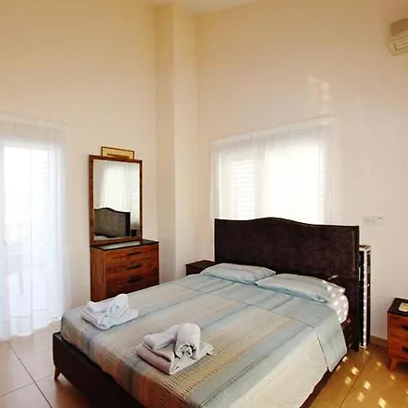 Daphne 4 Bedroom With Large Private Pool Villa Protaras