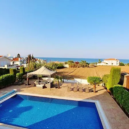 Daphne 4 Bedroom With Large Private Pool *