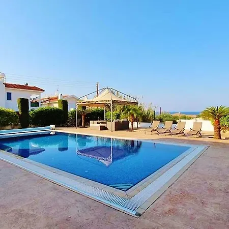 Daphne 4 Bedroom With Large Private Pool