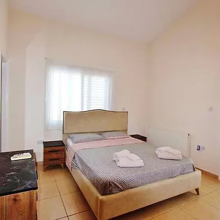 Daphne 4 Bedroom With Large Private Pool Villa