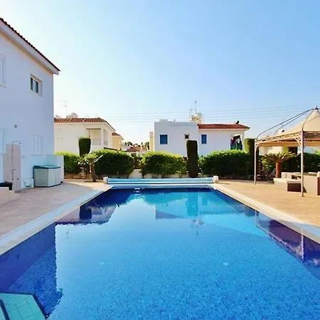 Daphne 4 Bedroom With Large Private Pool